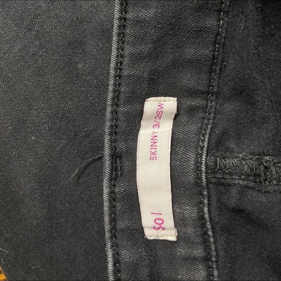 Well Distressed Skinny Black Tapered Ankle Jeans from SO. Size 3 or 25W. - Picture 3 of 3